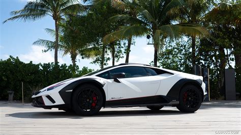 Lamborghini Huracán Sterrato | 2024MY | Side