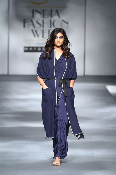 Vogue presents Sari 24/7 at Amazon India Fashion Week autumn/winter ...
