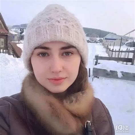 年轻的俄罗斯女学生高清图片下载-正版图片505968199-摄图网