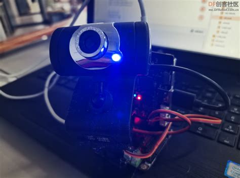 Real-Time Facial Tracking System Based on UNIHIKER and micro:bit