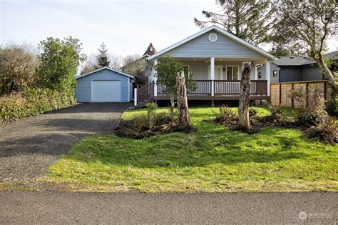 House for sale in Ocean Shores: 817 Shark Court SW, Ocean Shores, WA 98569