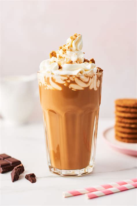 The Best Healthy Iced Mocha Latte Recipe - Nikki's Plate