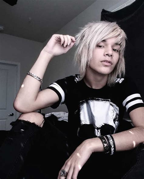 40+ Best Emo Hairstyles For Guys To Fit Your Edgy Personality | Emo ...