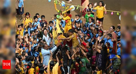 I-Day, Navroz and Janmashtami bring cheer to festive weekend | Mumbai ...