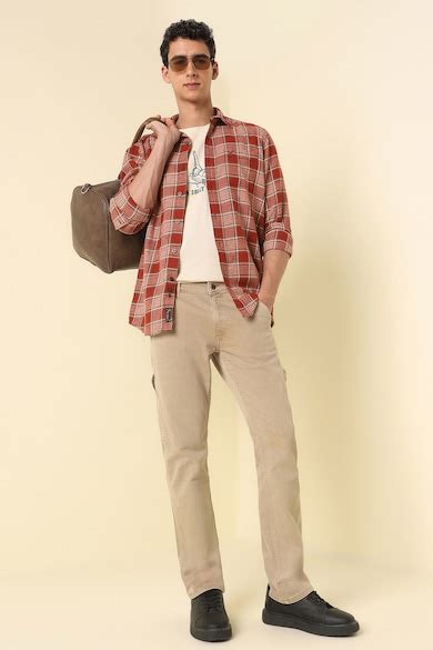 Buy Men Maroon Custom Fit Check Full Sleeves Casual Shirt Online ...