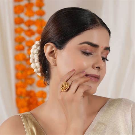 Round antique gold lord ganesh finger ring I Temple Jewellery ...