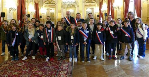 Saint-Philbert-de-Grand-Lieu. Les jeunes élus du conseil municipal des ...