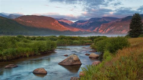 Big Thompson River, Rocky Mountain National Park sunrise on Moraine ...