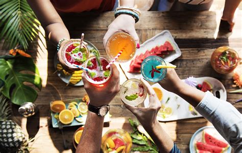 7 Restaurant Cocktail Recipes You Must Try at Home - VIE Magazine