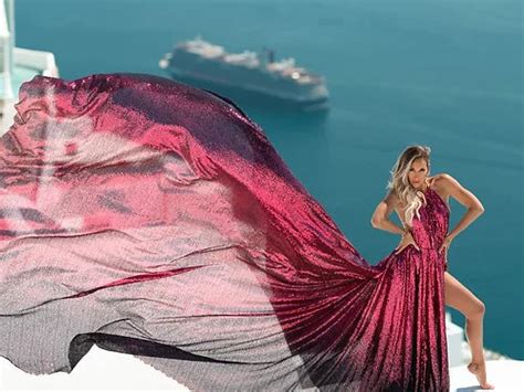 Burgundy and black ombre glitter Prewedding Designarche Photoshoot or ...