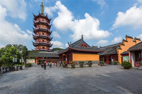 【携程攻略】南京鸡鸣寺景点,南朝四百八十寺，鸡鸣寺就是其中一座，很有历史底蕴的地方，让人联想…