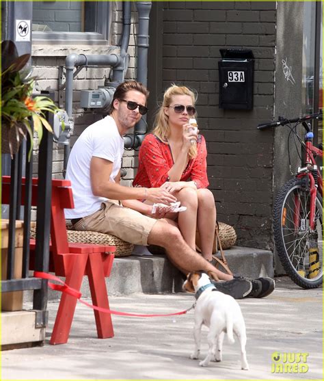 Margot Robbie Flaunts PDA with Boyfriend Tom Ackerley in Toronto ...