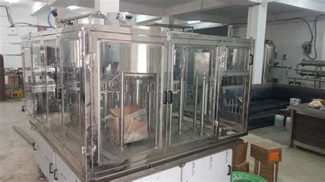 Robots Packing Water Machine 的图像结果