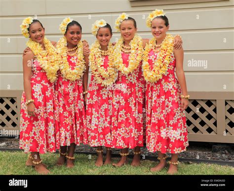 Traditional Hawaiian Fashion
