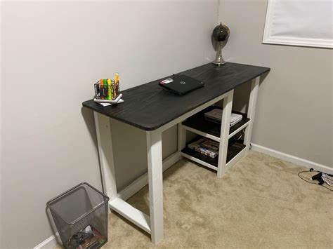 Simple DIY Computer Table 的图像结果