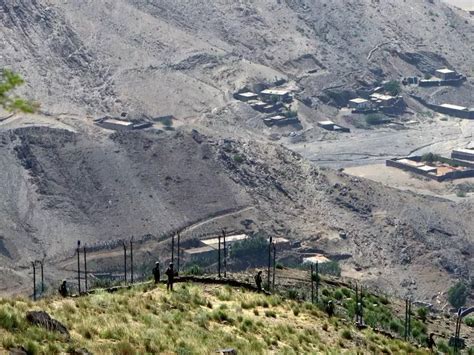Clashes between Taliban and Pak Army on Afghanistan border ...