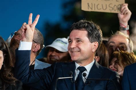 Romania heads to historic presidential runoff as polls show candidates neck-and-neck