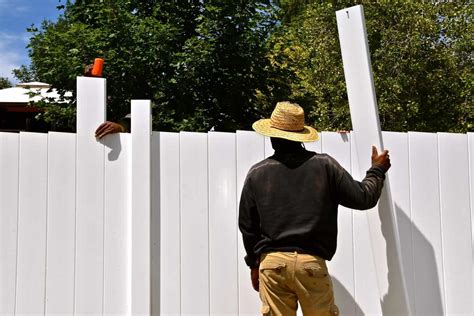 How to Install Vinyl Fencing on a Slope: Step-by-step – Fence Frenzy