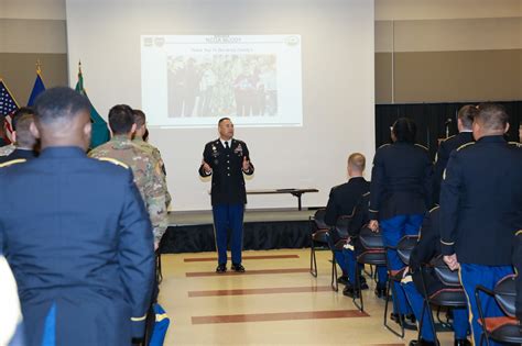 BLC Graduation 的图像结果