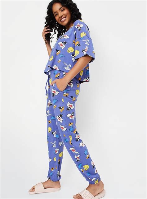 Buy Women Looney Tunes Printed PJ Set Online at just Rs. 999.0 ...