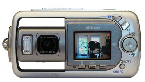 Nikon Drehgelenk Coolpix 3500 und SQ Finale - Digitalkamera-Museum