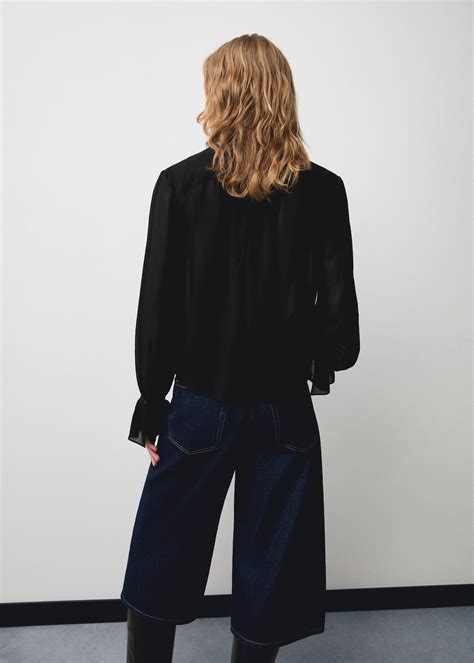 Turtleneck ruffled blouse - Women | MANGO USA