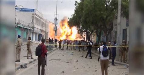 Bomb blast in Somalia hotel caught on camera - World News