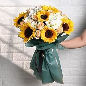 FlowerAura Premium Fresh Live Flower Bouquet of 10 Roses, 2 Daisy, 6 ...