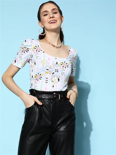 Women White & Multicolour Geometric Printed Scoop Neck Knitted Cotton ...