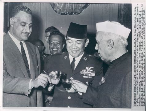 Indian Prime Minister Jawaharlal Nehru (right) toasts United Arab ...