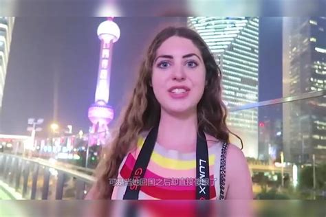 惊艳！中国女留学生穿汉服参加毕业典礼，网友：这就是文化自信！_Nora_杯水_传统