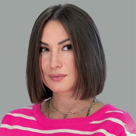 The Ultimate Guide To The Trendy Blunt Bob Haircut - goofypawheadgears