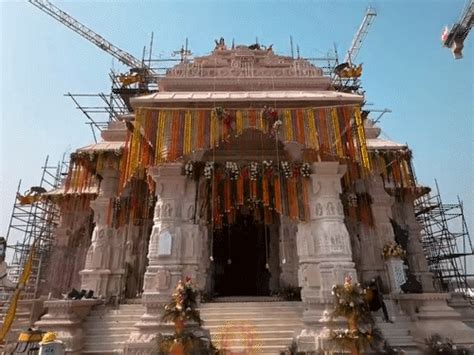 Shri Ram's Bow And Arrows Studded With Gold And Diamonds In Ayodhya