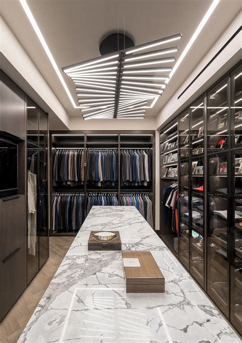 Luxury Walk In Closet