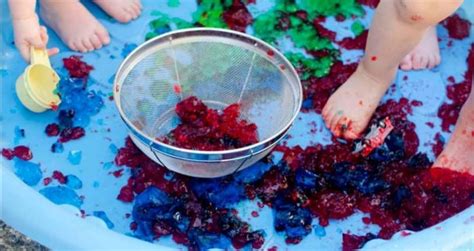 Christmas Messy play Tues 19th Dec, Petite Street Playtown, Bishop ...