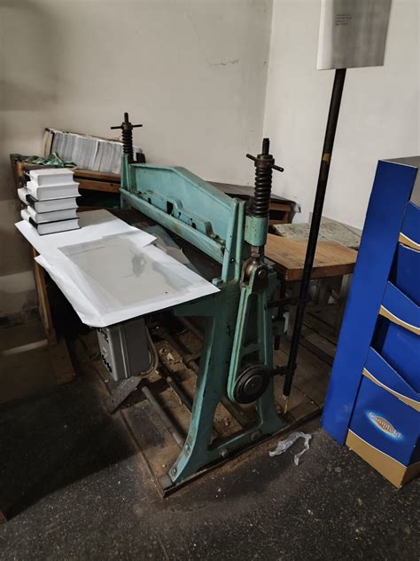 Rezultat imagine pentru Book Creasing Machine