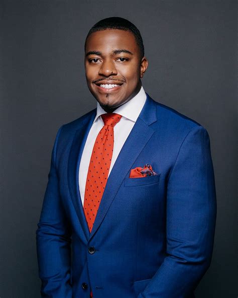 Business Man Headshot 的图像结果