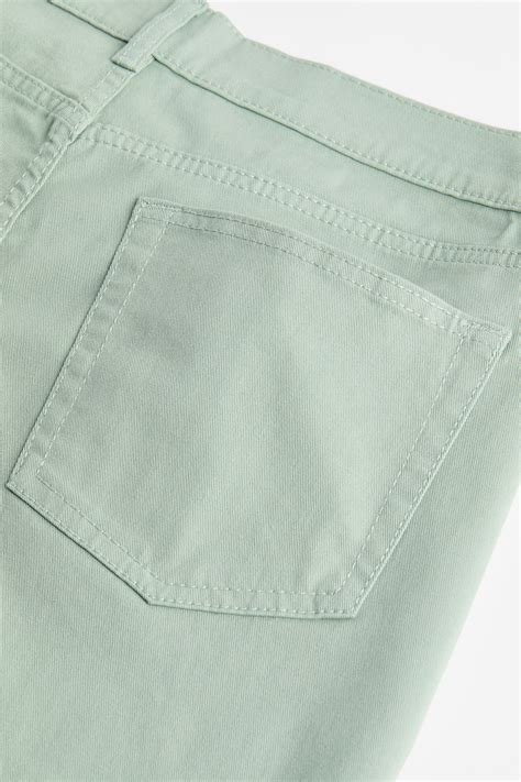 Slim Fit Cotton twill shorts - Light green - Men | H&M IN