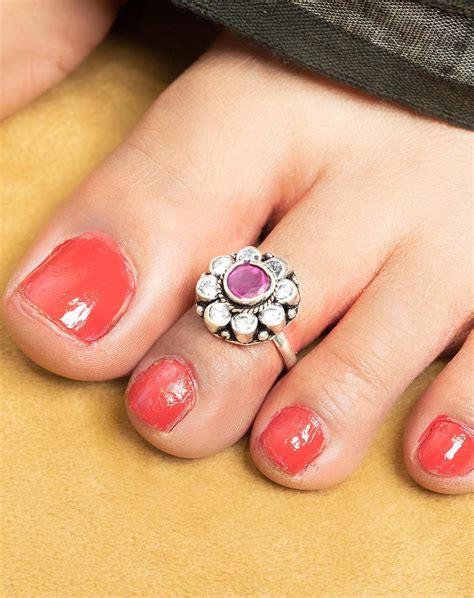 Toe Ring Designs: छोटे पैरों को खूबसूरत बनाएंगे बिछिया की ये खूबसूरत ...