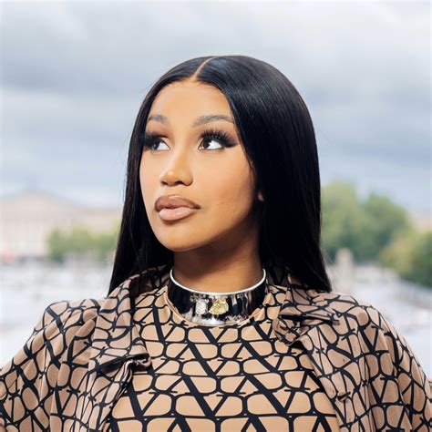 Cardi B Instagram: "Βροχή" τα likes, έκανε twerking ημίγυμνη στη μπανιέρα της | Alphafreepress.gr