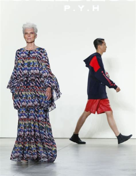 Elon Musk’s 69 YO Mom Walks The Ramp At New York Fashion Week & Leaves ...