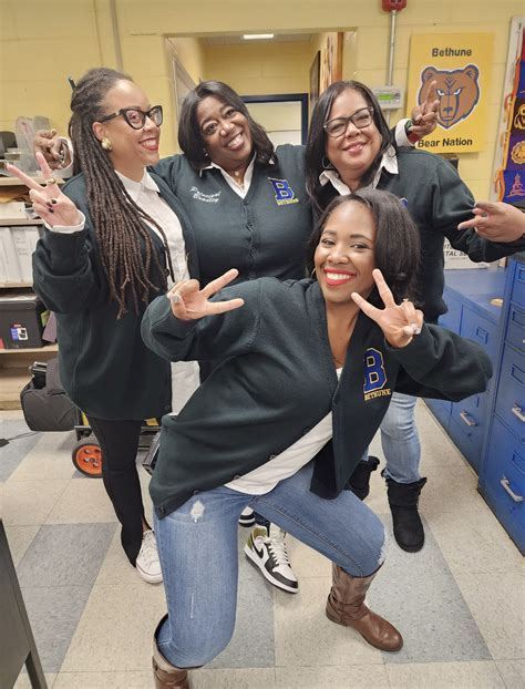 About Us - Mary McLeod Bethune School