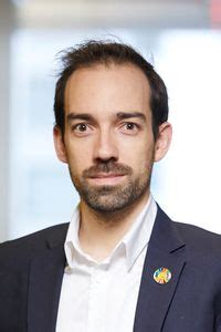 Webinar on Powering Humanitarian Health Operations : Sustainable Energy ...