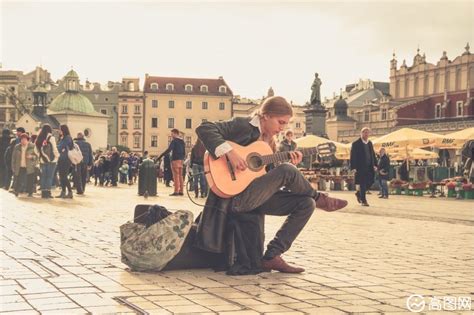街道 人 音乐 音乐家 街头艺术 街头艺人 吉他_高图网-免费无版权高清图片下载