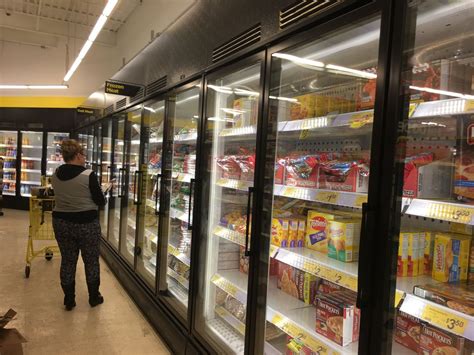 Dollar General profits from a shrinking middle class; it's cheap ...