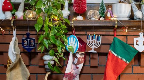 Christmas, Hanukkah on the same day: What to know about 'Christmukkah'