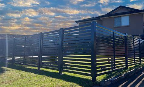 Horizontal Slat Fences | Colorbond Slats | Fencing & Gate