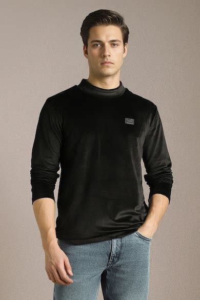 Louis Philippe Sport Crew Neck T-Shirts, Men Black Solid T-shirt for T ...
