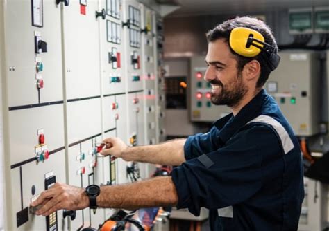 Associate Degree in Engineering Technology 的图像结果