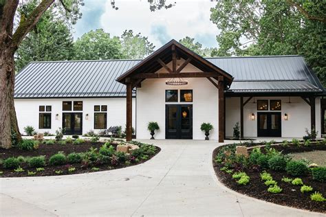 1840 Manor House - Reviews, Photos & Deals 2026 - Akron, OH - WeddingWire